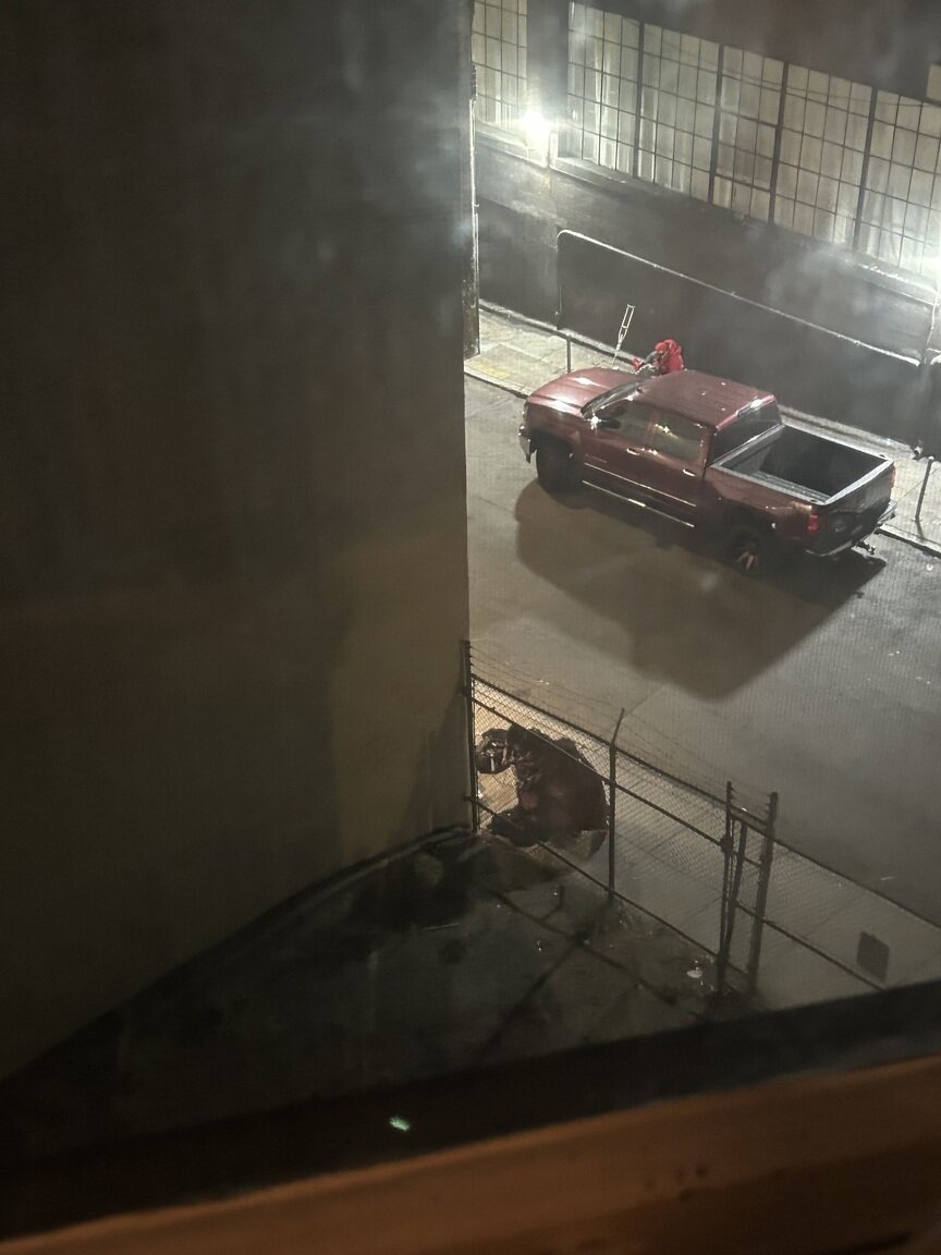 Photo attached to case 202000188492