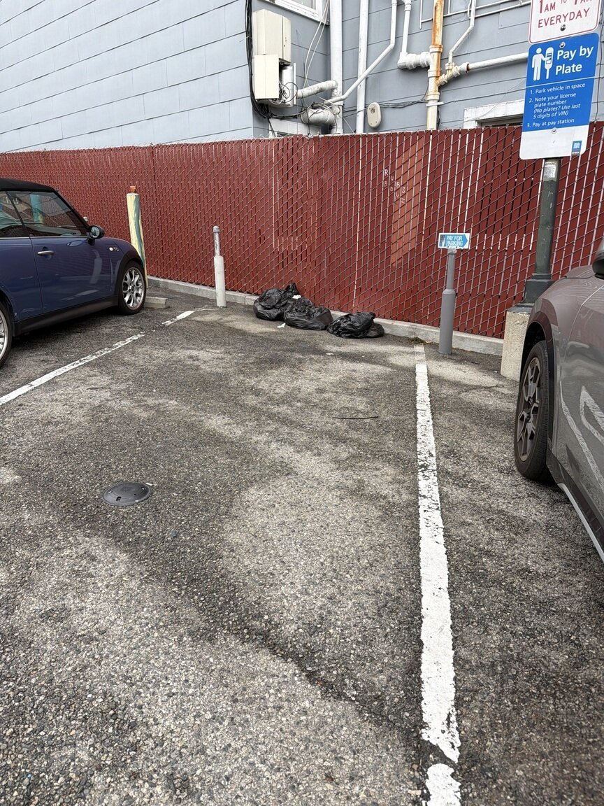 Photo attached to case 202000211175
