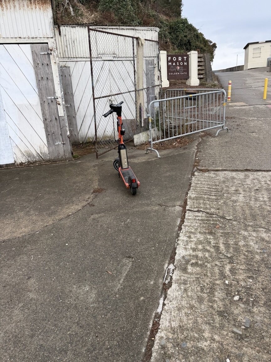 Photo attached to case 202000211760