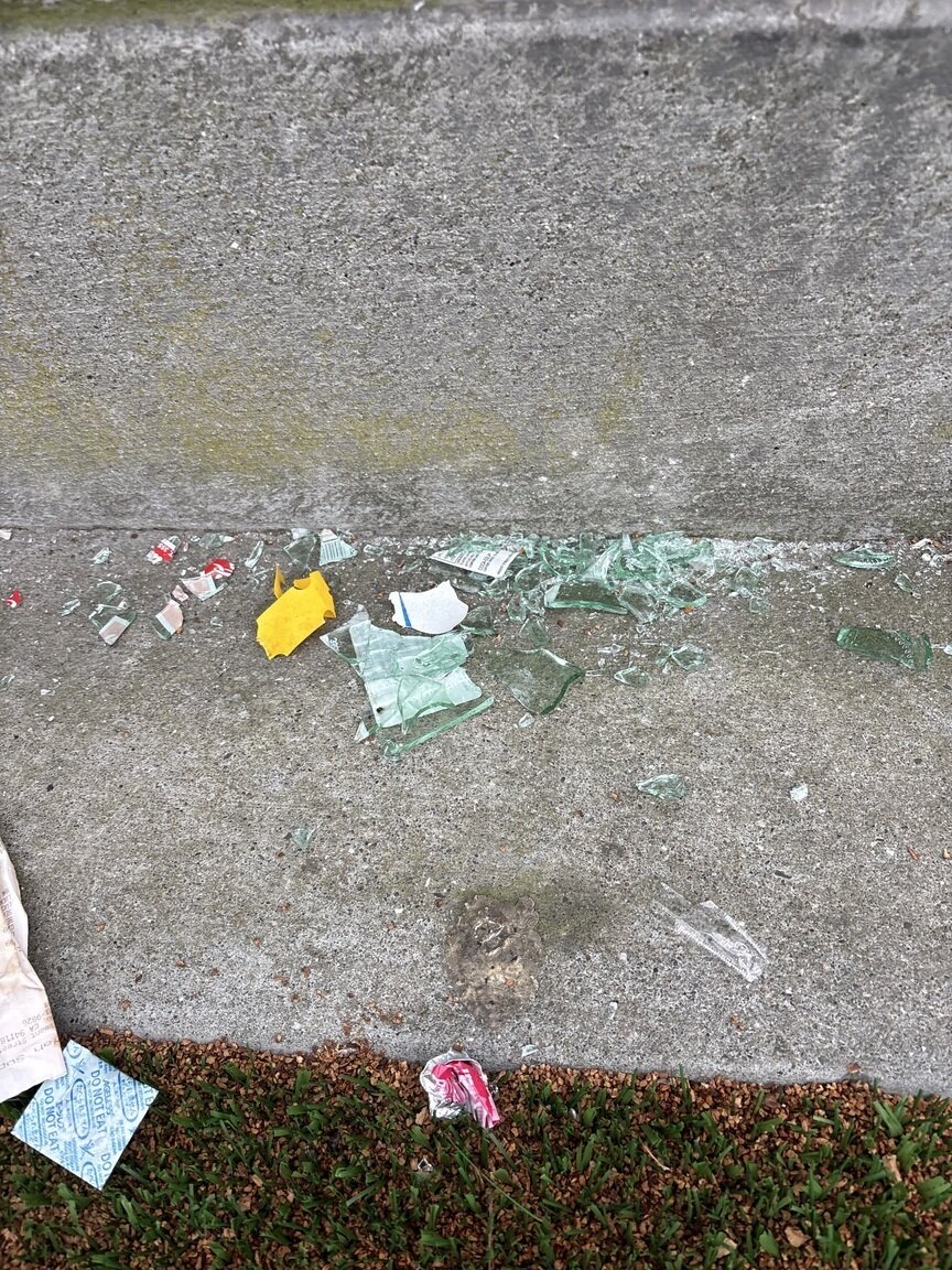 Photo attached to case 202000211796
