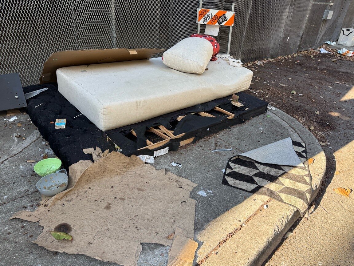Photo attached to case 202000215945