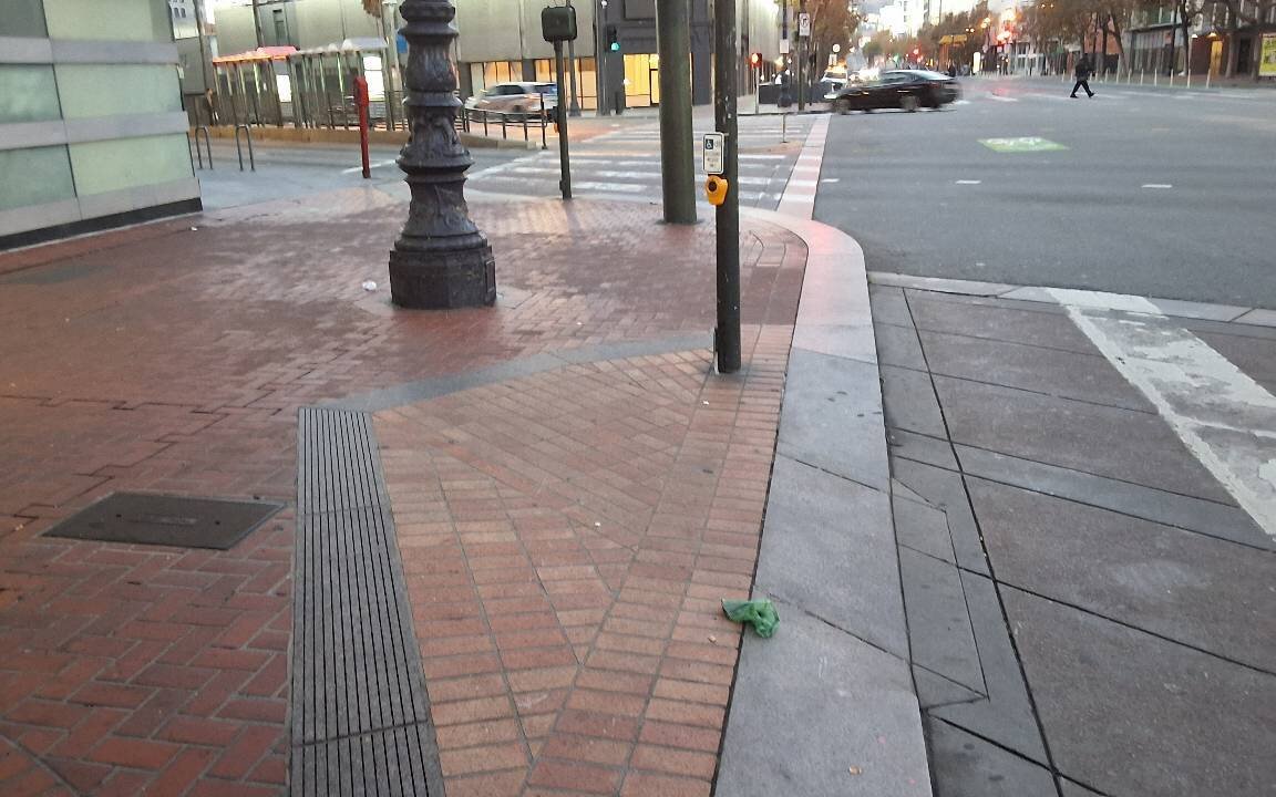 Photo attached to case 202000217415