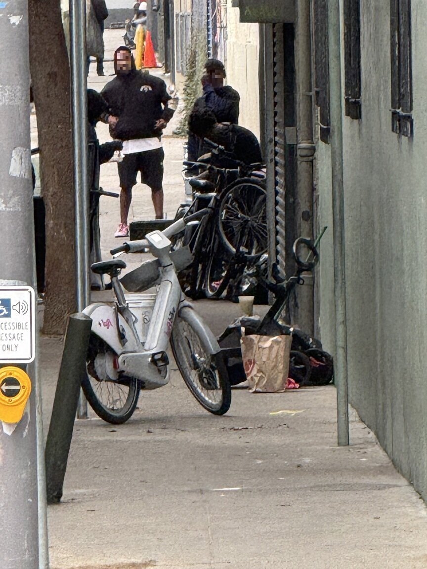 Photo attached to case 202000225701