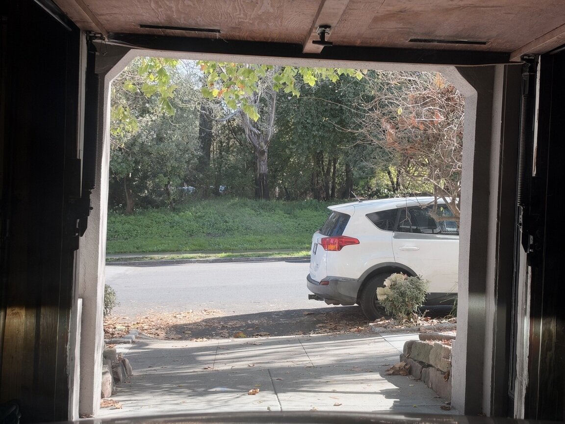 Photo attached to case 202000232775