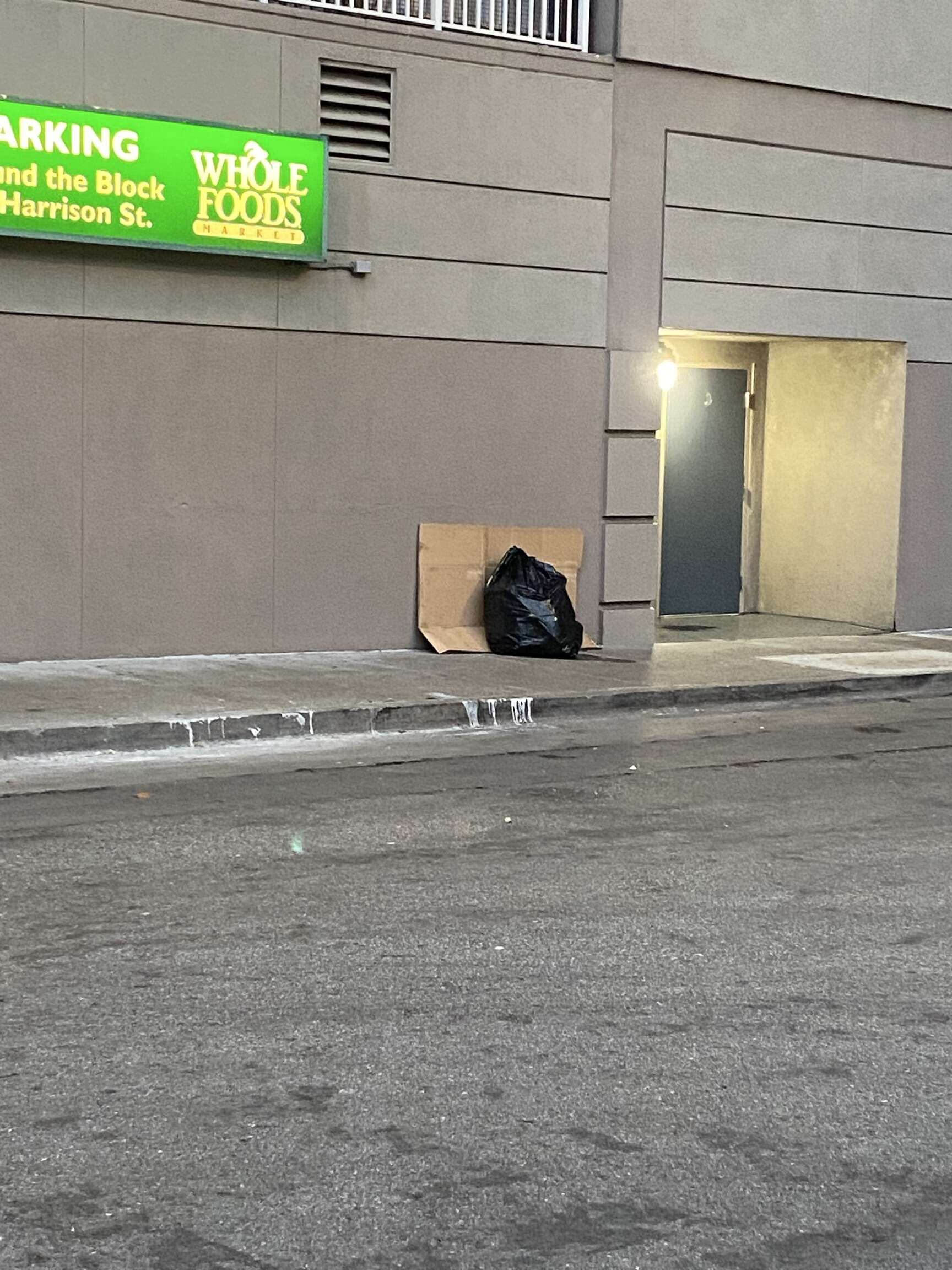 Photo attached to case 202000245172